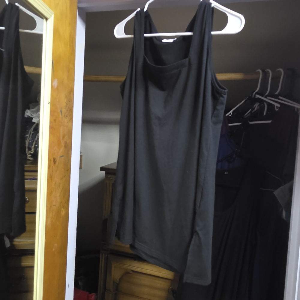 Everyday Black Scoop Neck Tank Top
